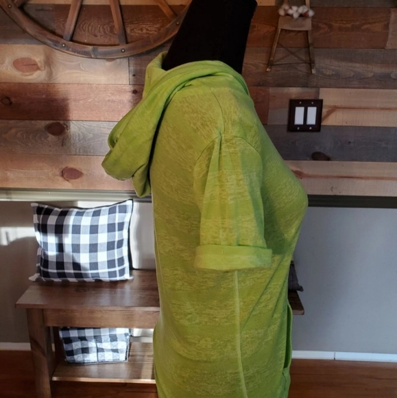 Aeropostale Top with Hood - Picture 2 of 4